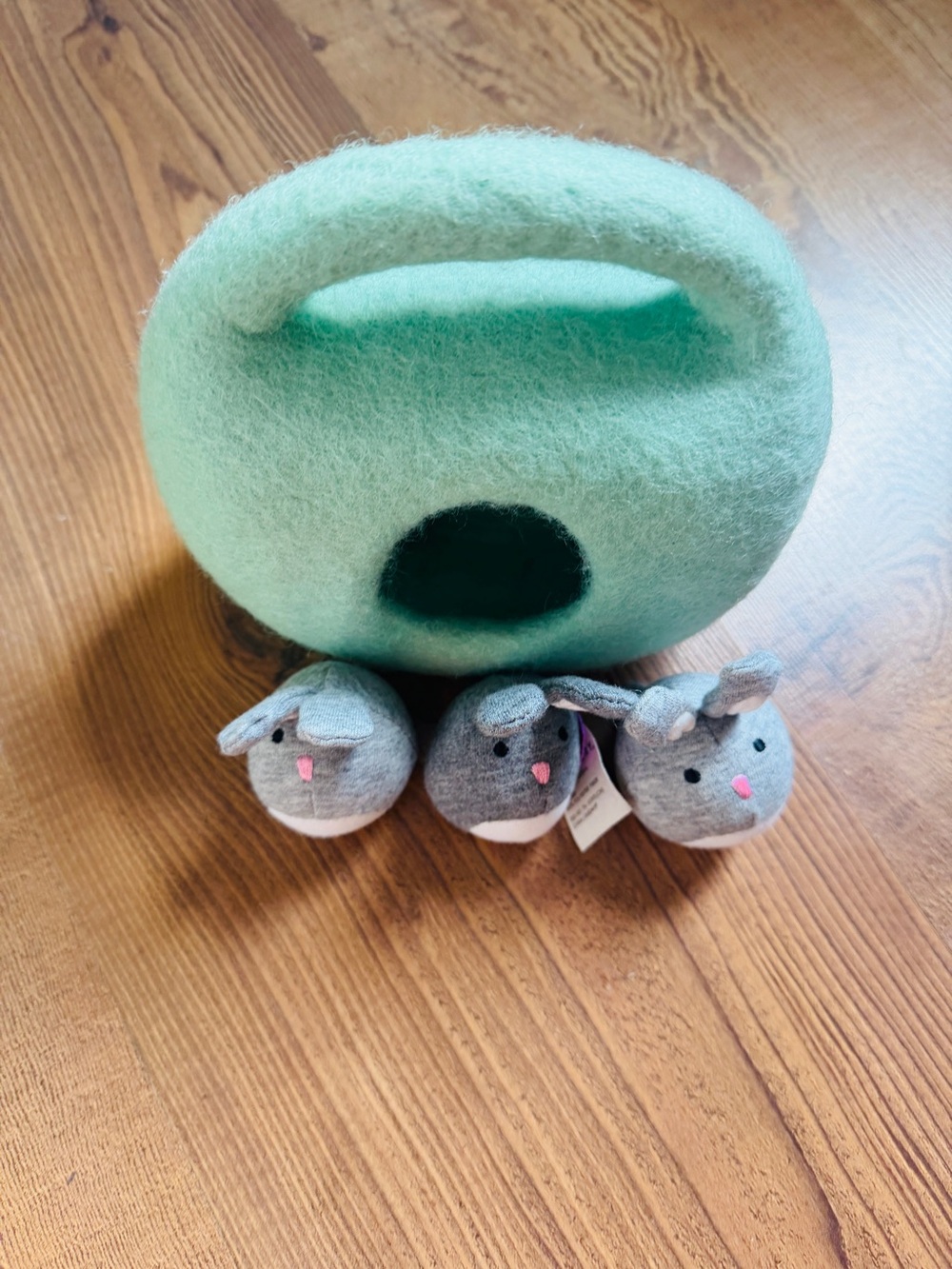 Lovevery Felt Burrow
VVGUC